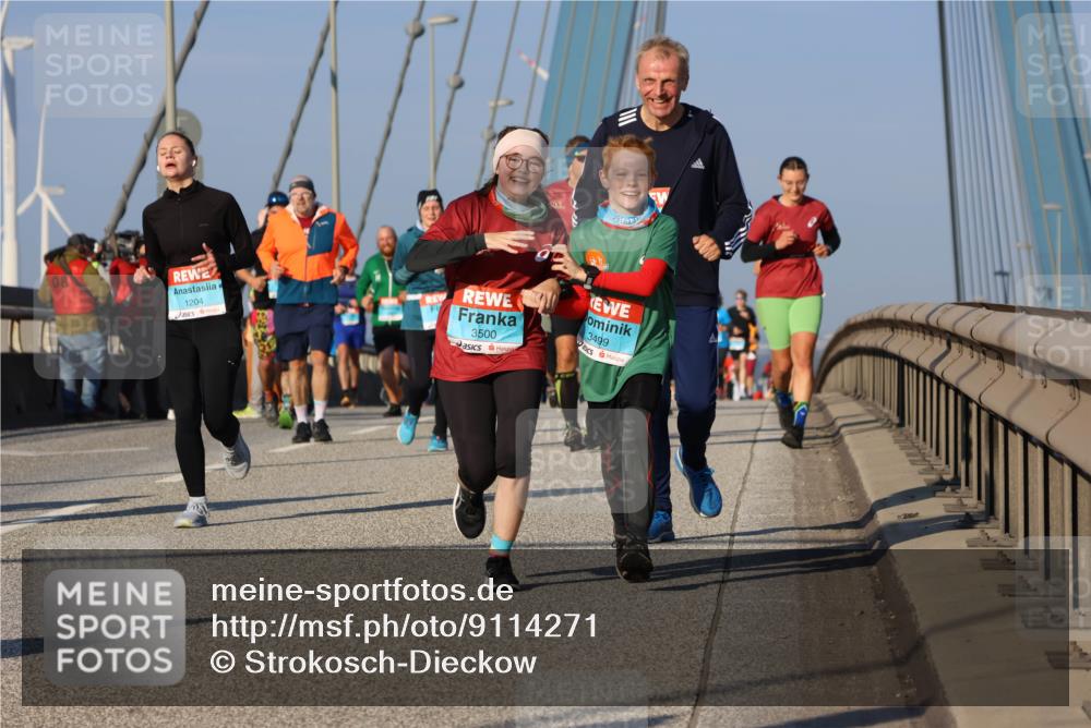 03.10.2025 - Köhlbrandbrückenlauf Strokosch-Dieckow http://msf.ph/oto/9114271 03.10.2025 09:49:03 Position 2 1204, 3500, 3499 meine-sportfotos.de
