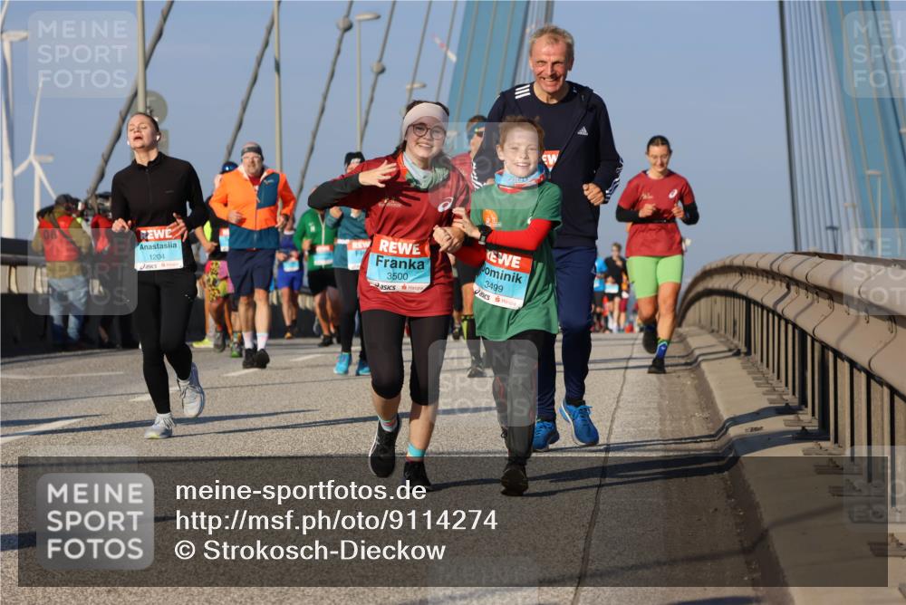 03.10.2025 - Köhlbrandbrückenlauf Strokosch-Dieckow http://msf.ph/oto/9114274 03.10.2025 09:49:03 Position 2 1204, 3500, 3499 meine-sportfotos.de