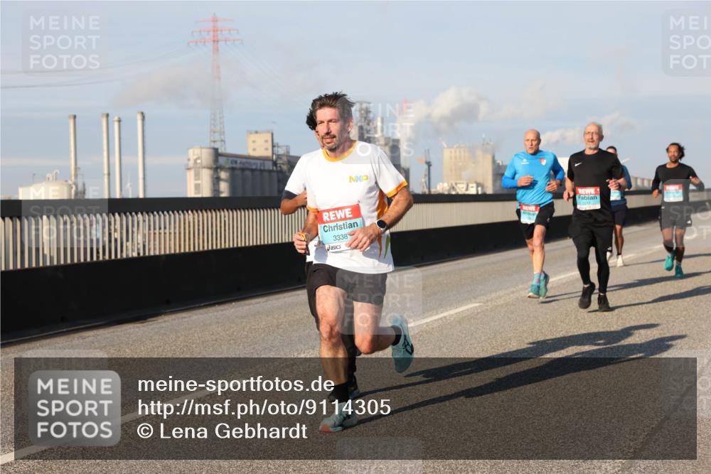 03.10.2025 - Köhlbrandbrückenlauf Lena Gebhardt http://msf.ph/oto/9114305 03.10.2025 09:43:07 Position 2 3338 meine-sportfotos.de
