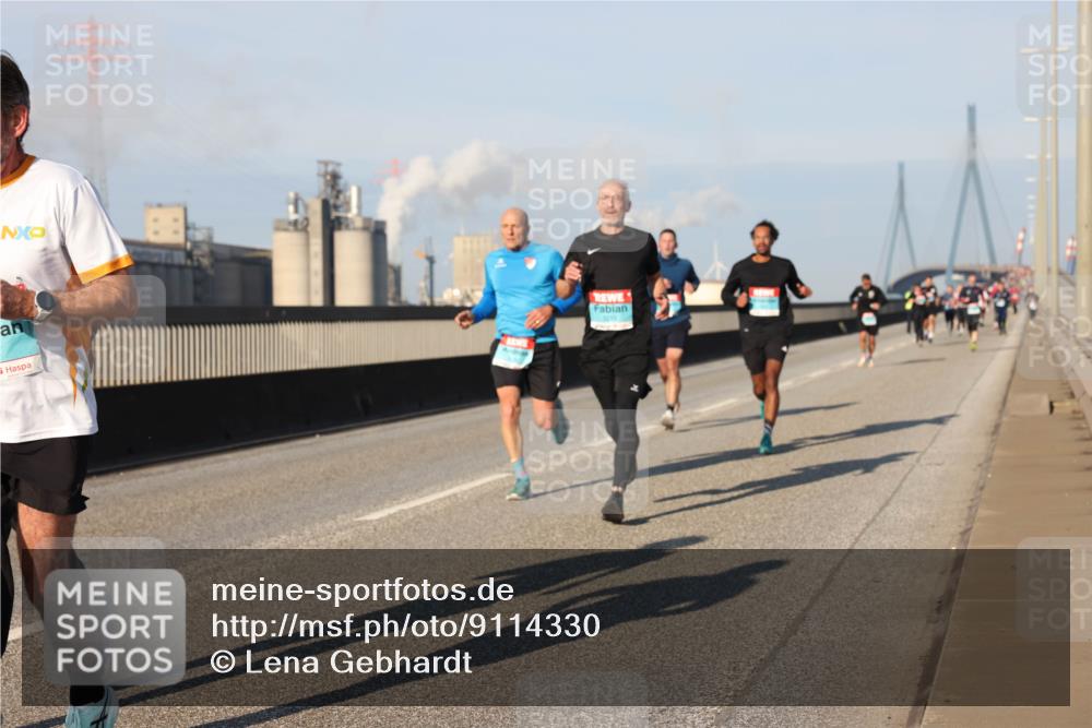 03.10.2025 - Köhlbrandbrückenlauf Lena Gebhardt http://msf.ph/oto/9114330 03.10.2025 09:43:08 Position 2  meine-sportfotos.de