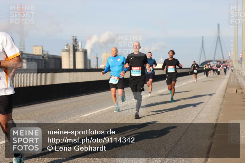 03.10.2025 - Köhlbrandbrückenlauf Lena Gebhardt http://msf.ph/oto/9114342 03.10.2025 09:43:08 Position 2  meine-sportfotos.de