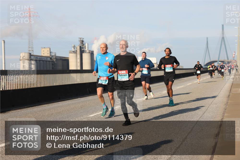 03.10.2025 - Köhlbrandbrückenlauf Lena Gebhardt http://msf.ph/oto/9114379 03.10.2025 09:43:08 Position 2 3211 meine-sportfotos.de