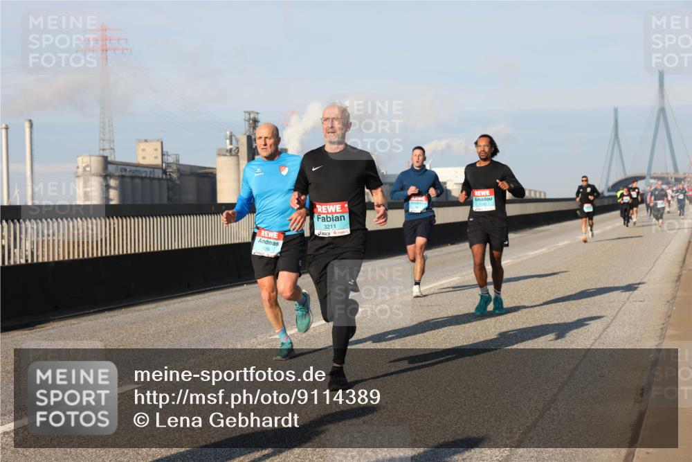 03.10.2025 - Köhlbrandbrückenlauf Lena Gebhardt http://msf.ph/oto/9114389 03.10.2025 09:43:09 Position 2 3211, 1094, 1550 meine-sportfotos.de