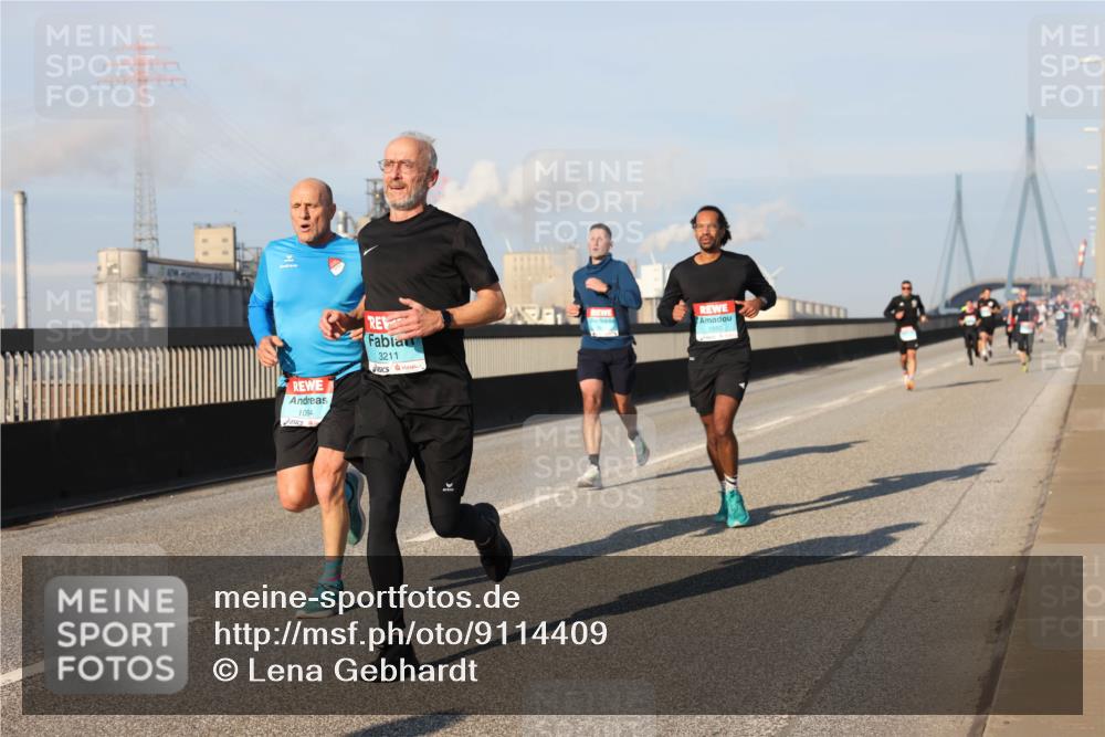 03.10.2025 - Köhlbrandbrückenlauf Lena Gebhardt http://msf.ph/oto/9114409 03.10.2025 09:43:09 Position 2 1094, 3211, 1550 meine-sportfotos.de