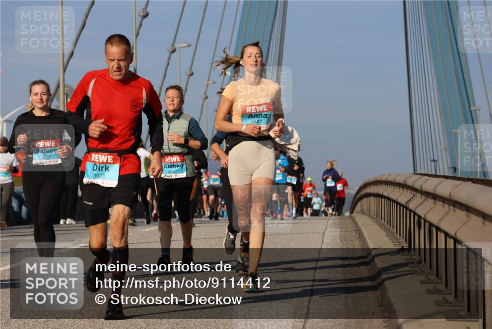 03.10.2025 - Köhlbrandbrückenlauf Strokosch-Dieckow http://msf.ph/oto/9114412 03.10.2025 09:49:13 Position 2 3057, 3028, 26877, 1437 meine-sportfotos.de