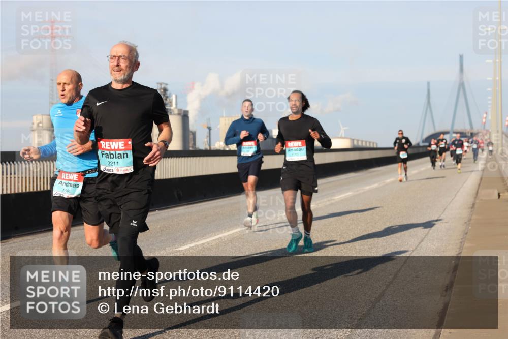 03.10.2025 - Köhlbrandbrückenlauf Lena Gebhardt http://msf.ph/oto/9114420 03.10.2025 09:43:09 Position 2 1094, 3211, 1550 meine-sportfotos.de
