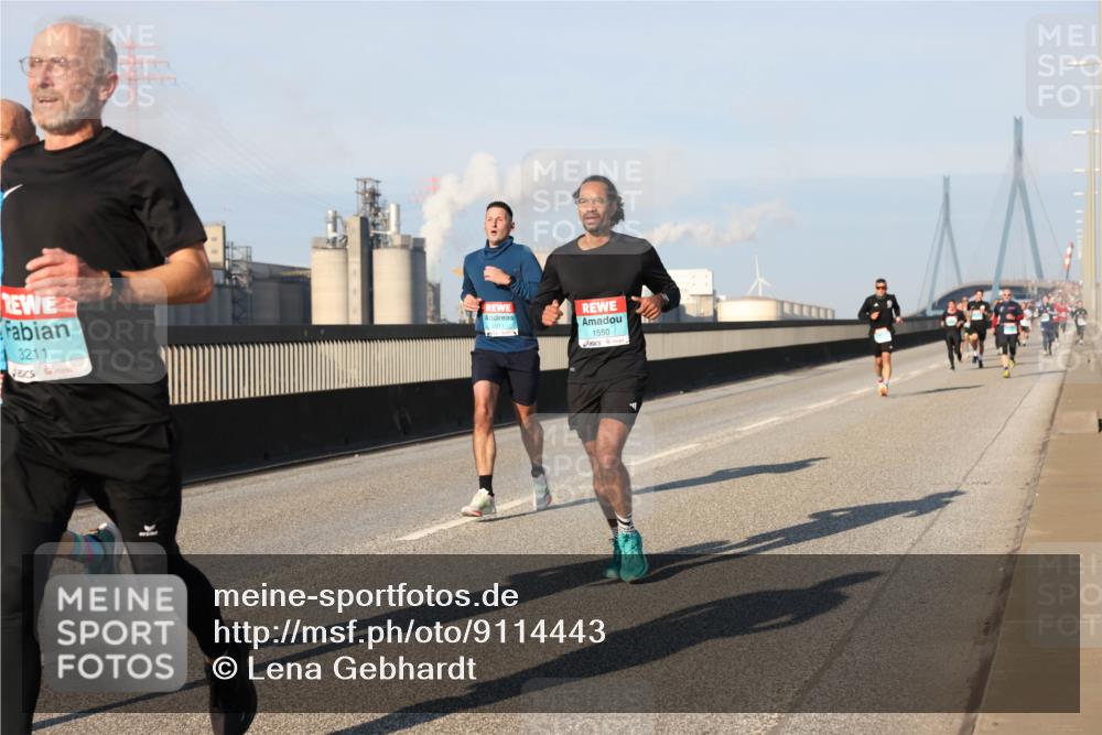 03.10.2025 - Köhlbrandbrückenlauf Lena Gebhardt http://msf.ph/oto/9114443 03.10.2025 09:43:10 Position 2 3211, 1550 meine-sportfotos.de