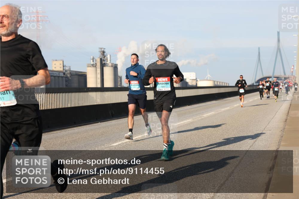 03.10.2025 - Köhlbrandbrückenlauf Lena Gebhardt http://msf.ph/oto/9114455 03.10.2025 09:43:10 Position 2 11, 2811, 1550 meine-sportfotos.de
