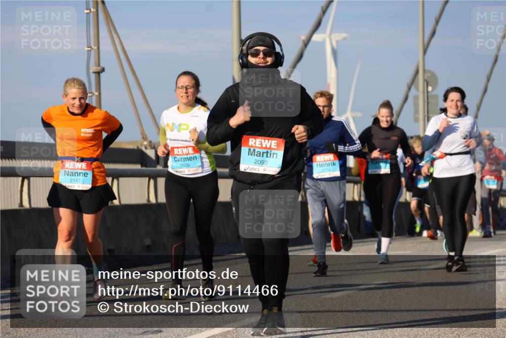 03.10.2025 - Köhlbrandbrückenlauf Strokosch-Dieckow http://msf.ph/oto/9114466 03.10.2025 09:49:22 Position 2 3339, 2093, 2214, 2147 meine-sportfotos.de