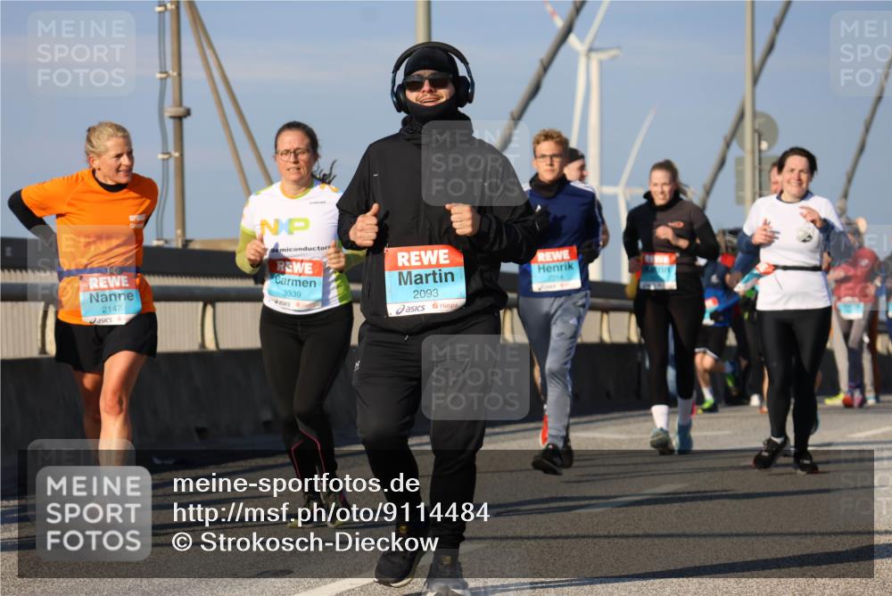 03.10.2025 - Köhlbrandbrückenlauf Strokosch-Dieckow http://msf.ph/oto/9114484 03.10.2025 09:49:23 Position 2 2147, 3339, 2093 meine-sportfotos.de