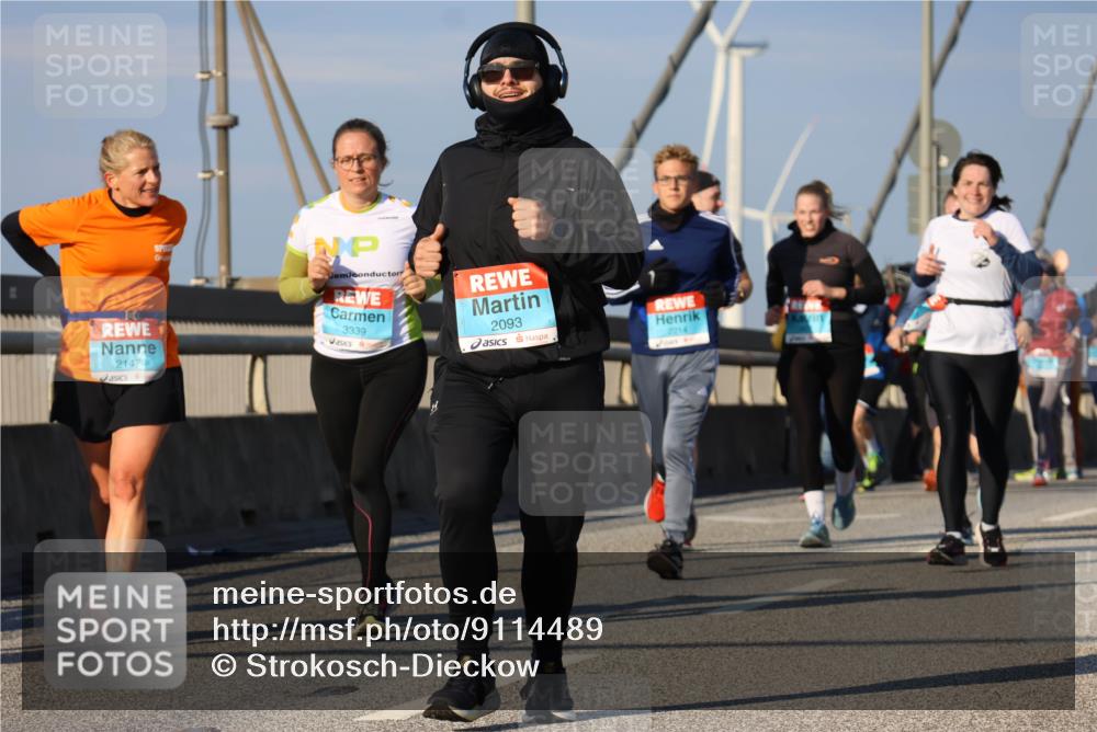 03.10.2025 - Köhlbrandbrückenlauf Strokosch-Dieckow http://msf.ph/oto/9114489 03.10.2025 09:49:23 Position 2 2147, 3339, 2093 meine-sportfotos.de