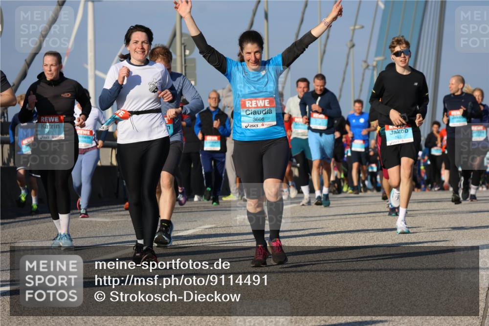 03.10.2025 - Köhlbrandbrückenlauf Strokosch-Dieckow http://msf.ph/oto/9114491 03.10.2025 09:49:24 Position 2 3471, 3666, 1933 meine-sportfotos.de