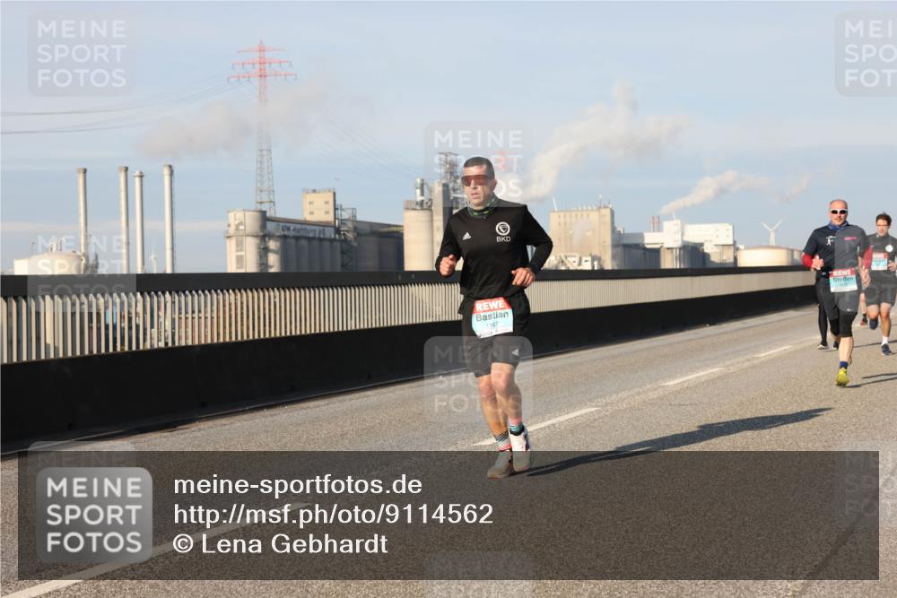 03.10.2025 - Köhlbrandbrückenlauf Lena Gebhardt http://msf.ph/oto/9114562 03.10.2025 09:43:16 Position 2 1167 meine-sportfotos.de