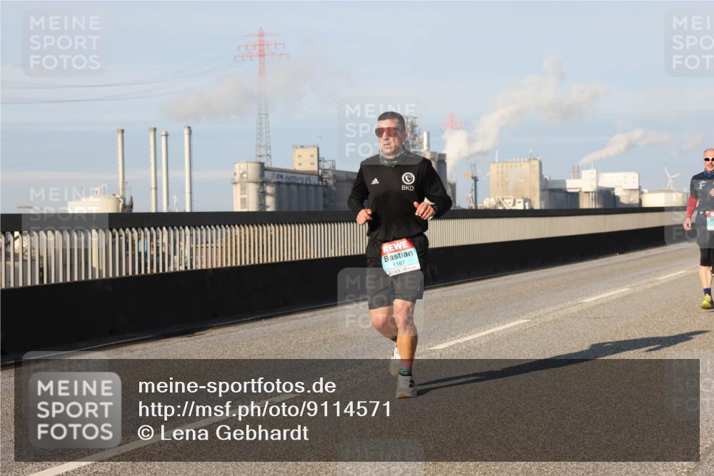 03.10.2025 - Köhlbrandbrückenlauf Lena Gebhardt http://msf.ph/oto/9114571 03.10.2025 09:43:16 Position 2 1167 meine-sportfotos.de