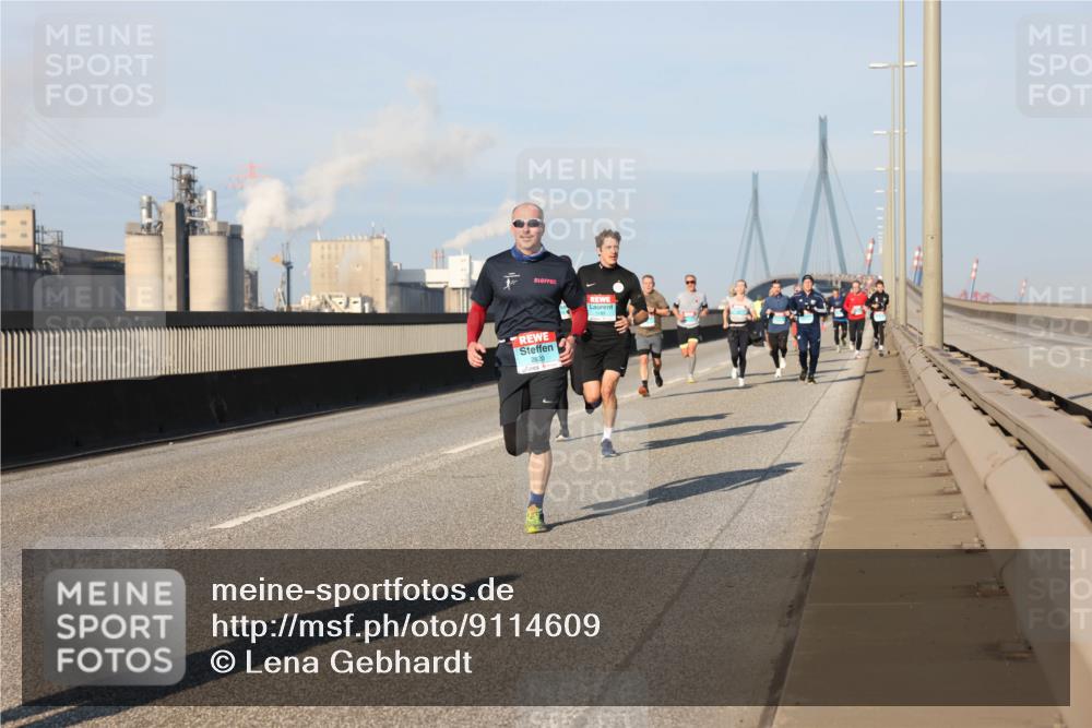 03.10.2025 - Köhlbrandbrückenlauf Lena Gebhardt http://msf.ph/oto/9114609 03.10.2025 09:43:17 Position 2 2820 meine-sportfotos.de