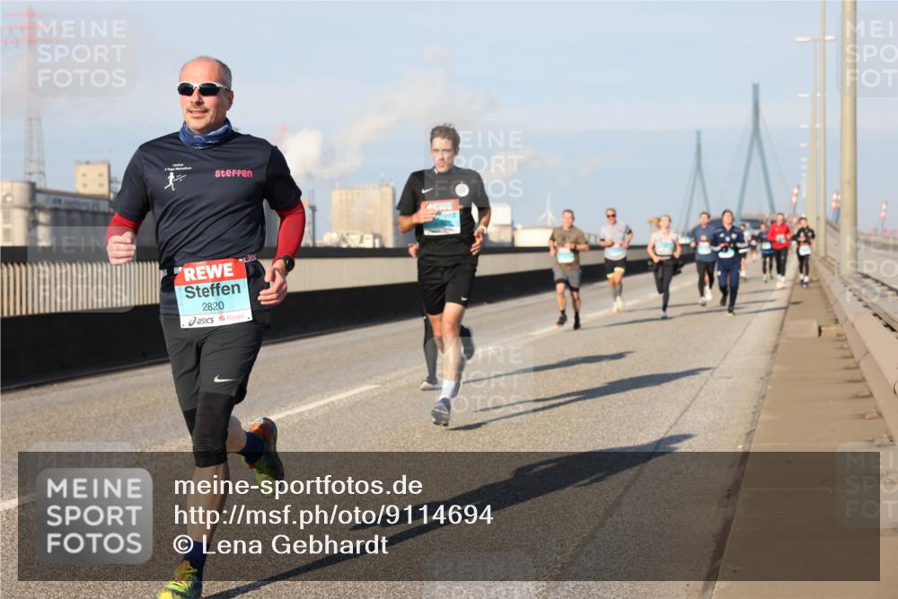03.10.2025 - Köhlbrandbrückenlauf Lena Gebhardt http://msf.ph/oto/9114694 03.10.2025 09:43:19 Position 2 2820 meine-sportfotos.de