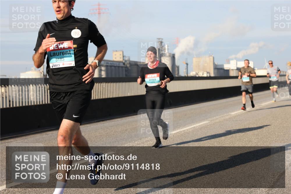 03.10.2025 - Köhlbrandbrückenlauf Lena Gebhardt http://msf.ph/oto/9114818 03.10.2025 09:43:20 Position 2 3183, 1174 meine-sportfotos.de