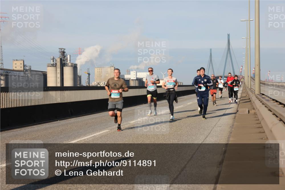 03.10.2025 - Köhlbrandbrückenlauf Lena Gebhardt http://msf.ph/oto/9114891 03.10.2025 09:43:21 Position 2  meine-sportfotos.de