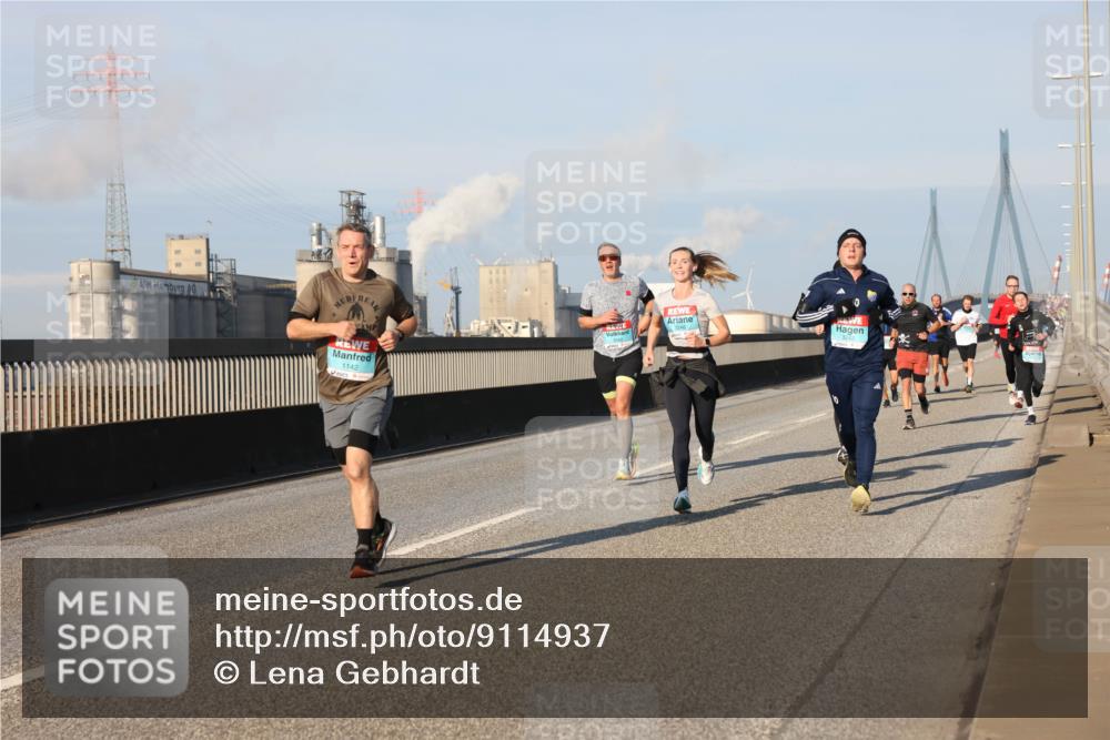 03.10.2025 - Köhlbrandbrückenlauf Lena Gebhardt http://msf.ph/oto/9114937 03.10.2025 09:43:23 Position 2 1142 meine-sportfotos.de