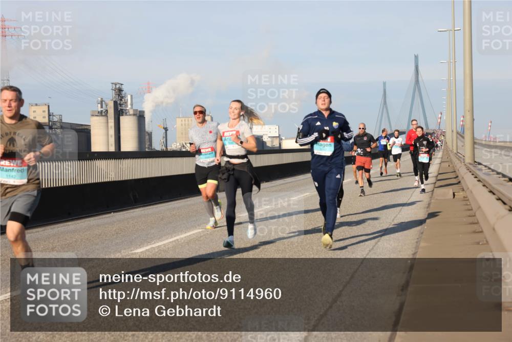 03.10.2025 - Köhlbrandbrückenlauf Lena Gebhardt http://msf.ph/oto/9114960 03.10.2025 09:43:23 Position 2 1142 meine-sportfotos.de