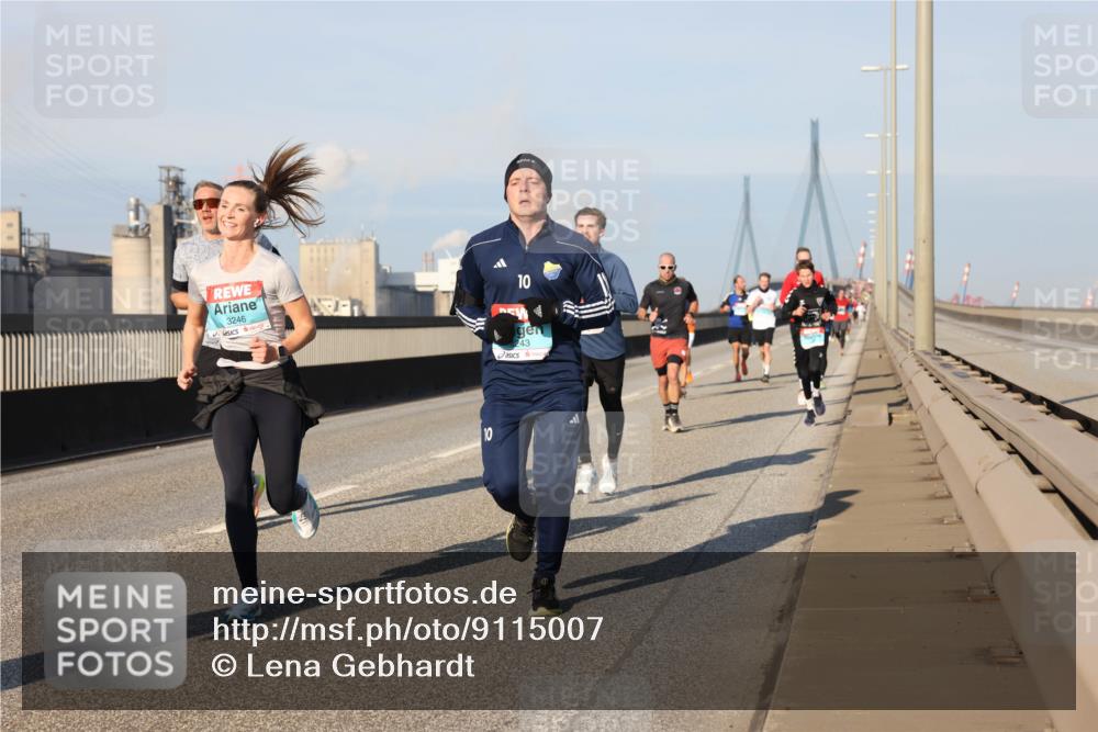 03.10.2025 - Köhlbrandbrückenlauf Lena Gebhardt http://msf.ph/oto/9115007 03.10.2025 09:43:24 Position 2 3246, 10, 8243, 10 meine-sportfotos.de