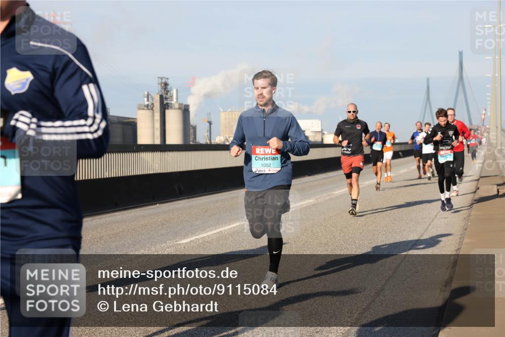 03.10.2025 - Köhlbrandbrückenlauf Lena Gebhardt http://msf.ph/oto/9115084 03.10.2025 09:43:25 Position 2 1052 meine-sportfotos.de