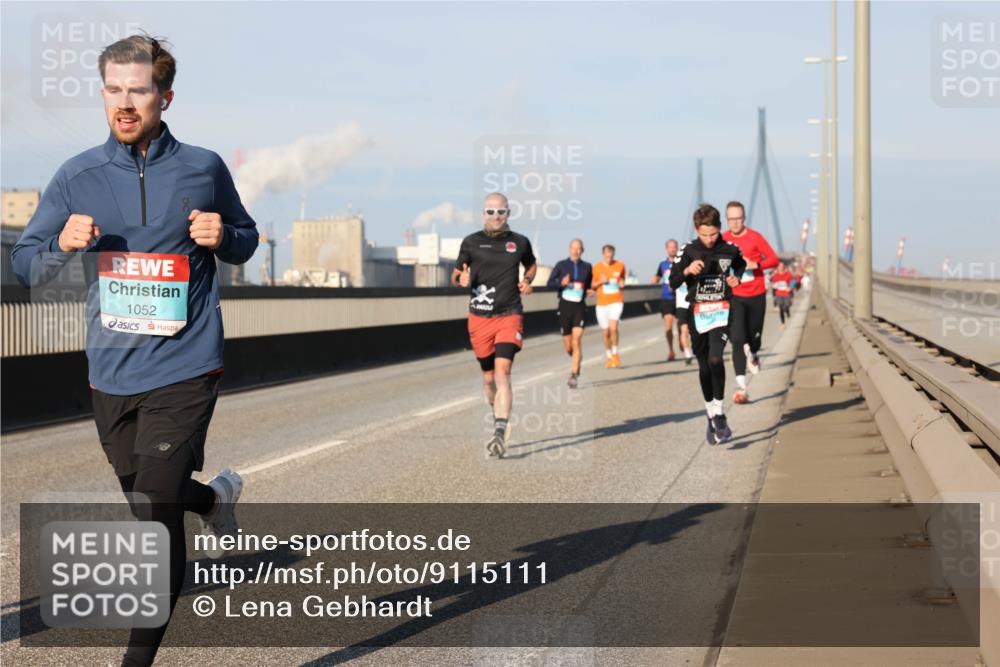 03.10.2025 - Köhlbrandbrückenlauf Lena Gebhardt http://msf.ph/oto/9115111 03.10.2025 09:43:26 Position 2 1052 meine-sportfotos.de