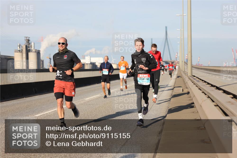 03.10.2025 - Köhlbrandbrückenlauf Lena Gebhardt http://msf.ph/oto/9115155 03.10.2025 09:43:27 Position 2 2760 meine-sportfotos.de