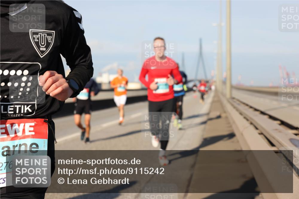 03.10.2025 - Köhlbrandbrückenlauf Lena Gebhardt http://msf.ph/oto/9115242 03.10.2025 09:43:29 Position 2 2760, 1860 meine-sportfotos.de