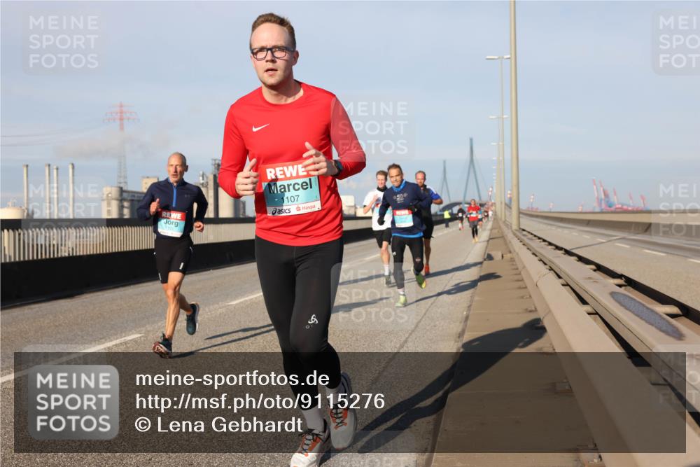 03.10.2025 - Köhlbrandbrückenlauf Lena Gebhardt http://msf.ph/oto/9115276 03.10.2025 09:43:30 Position 2 1107, 6 meine-sportfotos.de