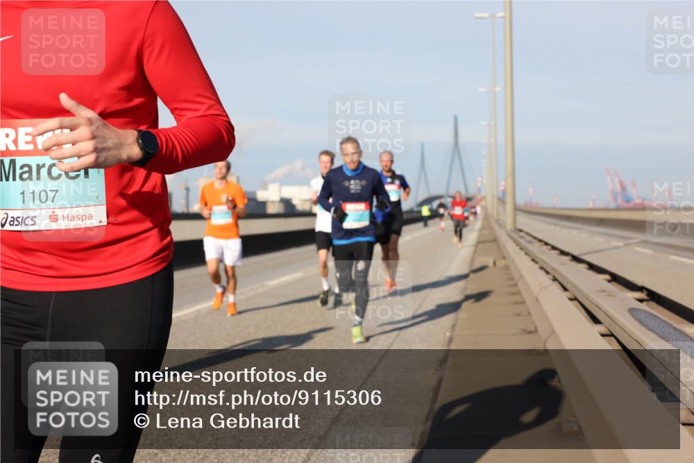 03.10.2025 - Köhlbrandbrückenlauf Lena Gebhardt http://msf.ph/oto/9115306 03.10.2025 09:43:30 Position 2 1107 meine-sportfotos.de