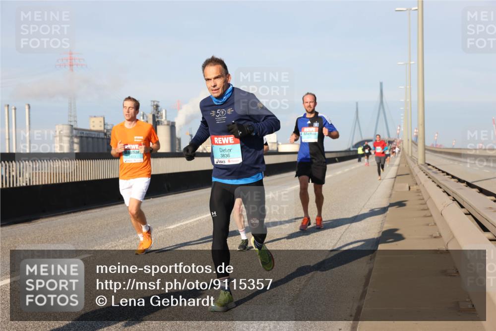 03.10.2025 - Köhlbrandbrückenlauf Lena Gebhardt http://msf.ph/oto/9115357 03.10.2025 09:43:31 Position 2 50, 1423, 3836 meine-sportfotos.de