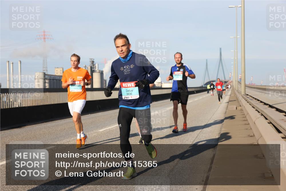 03.10.2025 - Köhlbrandbrückenlauf Lena Gebhardt http://msf.ph/oto/9115365 03.10.2025 09:43:31 Position 2 1423, 50, 3836 meine-sportfotos.de