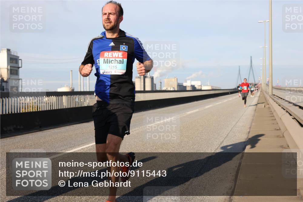 03.10.2025 - Köhlbrandbrückenlauf Lena Gebhardt http://msf.ph/oto/9115443 03.10.2025 09:43:33 Position 2 1215 meine-sportfotos.de
