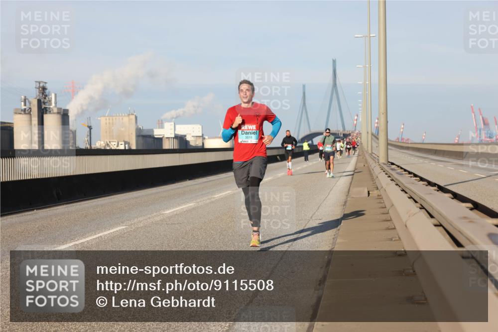 03.10.2025 - Köhlbrandbrückenlauf Lena Gebhardt http://msf.ph/oto/9115508 03.10.2025 09:43:36 Position 2 3518 meine-sportfotos.de