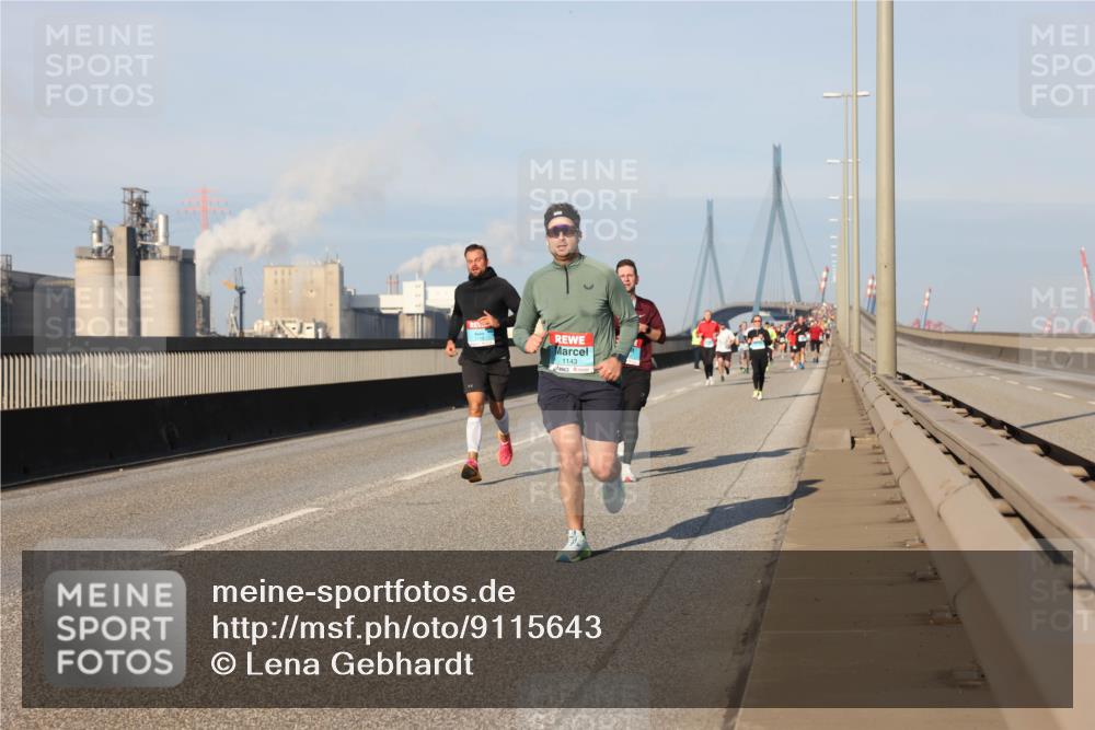 03.10.2025 - Köhlbrandbrückenlauf Lena Gebhardt http://msf.ph/oto/9115643 03.10.2025 09:43:42 Position 2 1143 meine-sportfotos.de