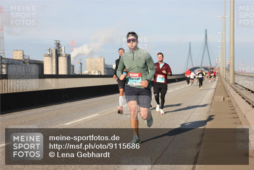 03.10.2025 - Köhlbrandbrückenlauf Lena Gebhardt http://msf.ph/oto/9115686 03.10.2025 09:43:43 Position 2 1143 meine-sportfotos.de