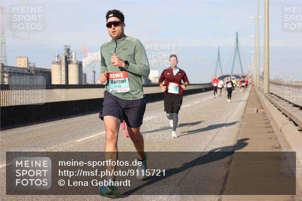 03.10.2025 - Köhlbrandbrückenlauf Lena Gebhardt http://msf.ph/oto/9115721 03.10.2025 09:43:44 Position 2 1143 meine-sportfotos.de