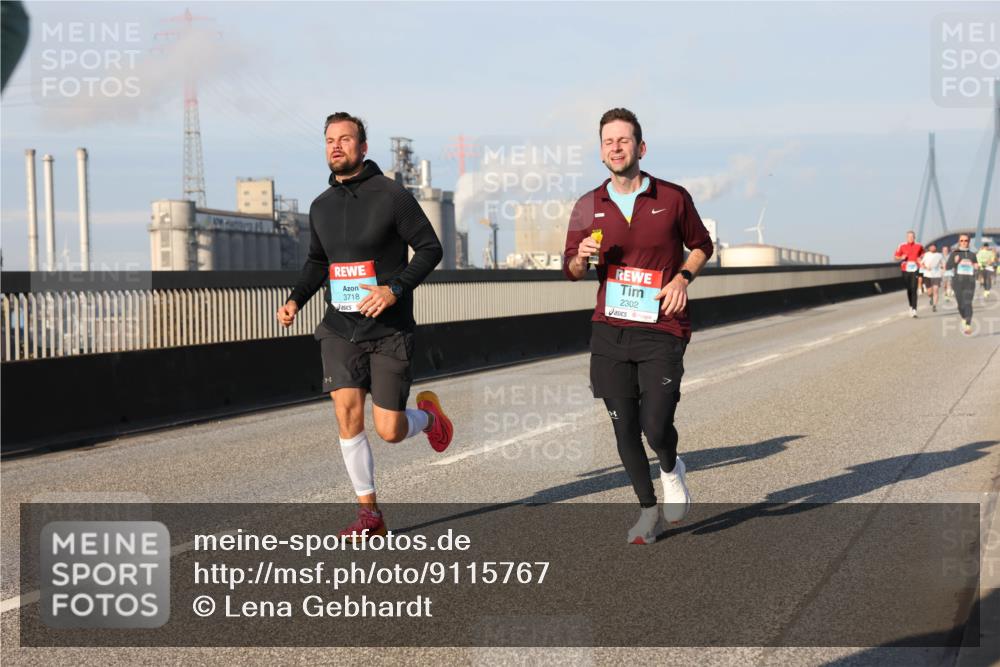 03.10.2025 - Köhlbrandbrückenlauf Lena Gebhardt http://msf.ph/oto/9115767 03.10.2025 09:43:45 Position 2 3718, 2302 meine-sportfotos.de