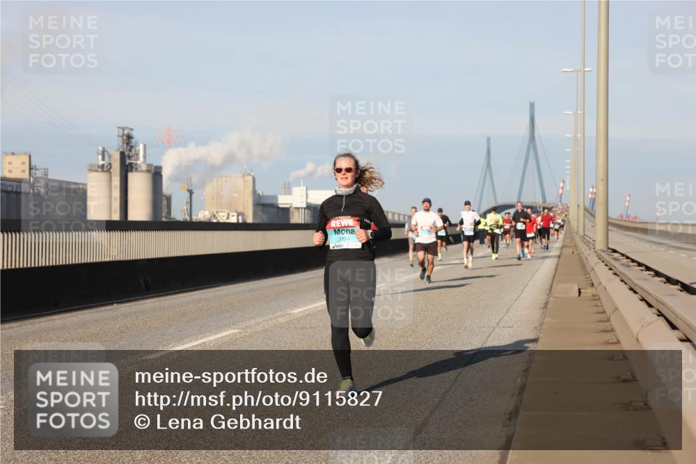 03.10.2025 - Köhlbrandbrückenlauf Lena Gebhardt http://msf.ph/oto/9115827 03.10.2025 09:43:51 Position 2 3174 meine-sportfotos.de