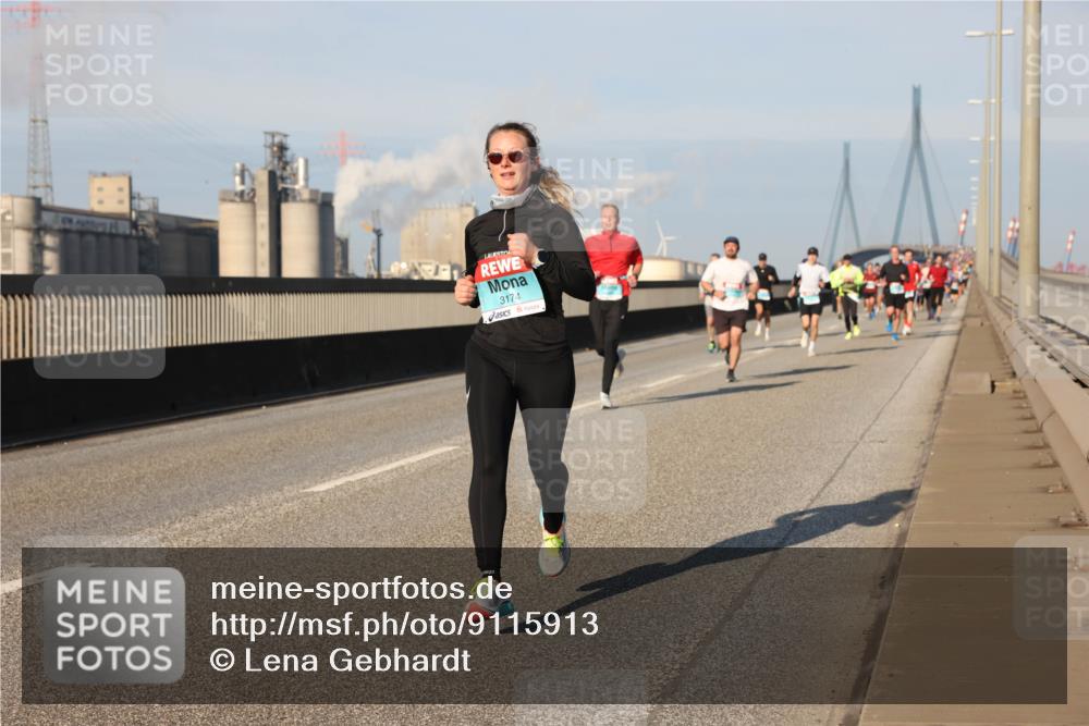03.10.2025 - Köhlbrandbrückenlauf Lena Gebhardt http://msf.ph/oto/9115913 03.10.2025 09:43:51 Position 2 3174 meine-sportfotos.de