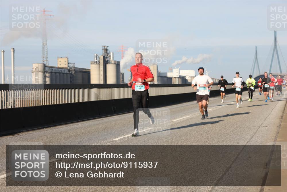 03.10.2025 - Köhlbrandbrückenlauf Lena Gebhardt http://msf.ph/oto/9115937 03.10.2025 09:43:53 Position 2 8358 meine-sportfotos.de
