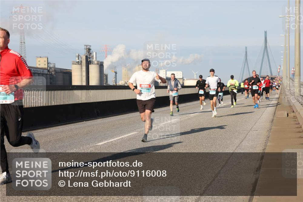 03.10.2025 - Köhlbrandbrückenlauf Lena Gebhardt http://msf.ph/oto/9116008 03.10.2025 09:43:55 Position 2 3358 meine-sportfotos.de