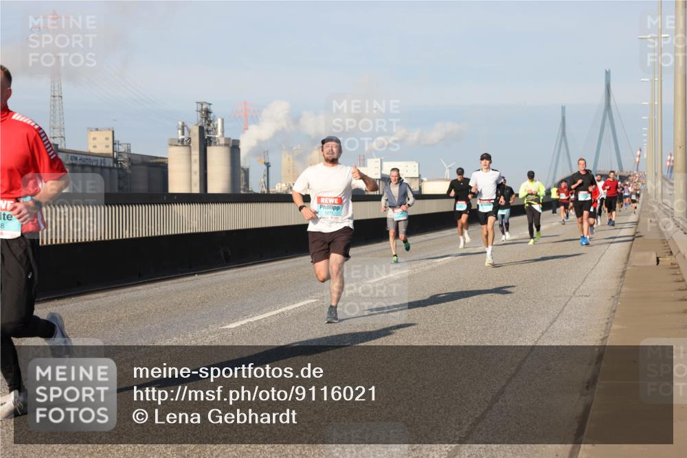 03.10.2025 - Köhlbrandbrückenlauf Lena Gebhardt http://msf.ph/oto/9116021 03.10.2025 09:43:55 Position 2 8 meine-sportfotos.de