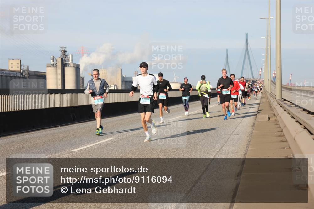 03.10.2025 - Köhlbrandbrückenlauf Lena Gebhardt http://msf.ph/oto/9116094 03.10.2025 09:43:57 Position 2  meine-sportfotos.de