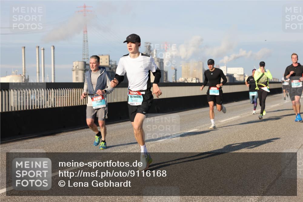 03.10.2025 - Köhlbrandbrückenlauf Lena Gebhardt http://msf.ph/oto/9116168 03.10.2025 09:43:58 Position 2 1617, 1432 meine-sportfotos.de
