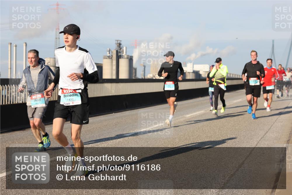 03.10.2025 - Köhlbrandbrückenlauf Lena Gebhardt http://msf.ph/oto/9116186 03.10.2025 09:43:59 Position 2 1617, 1432 meine-sportfotos.de