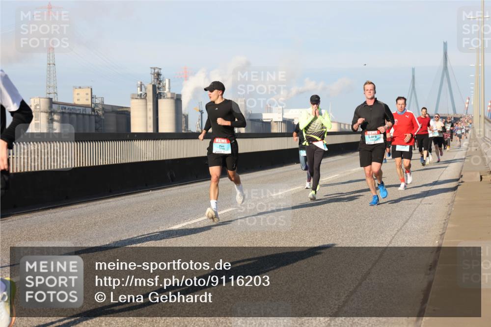 03.10.2025 - Köhlbrandbrückenlauf Lena Gebhardt http://msf.ph/oto/9116203 03.10.2025 09:43:59 Position 2 3749 meine-sportfotos.de
