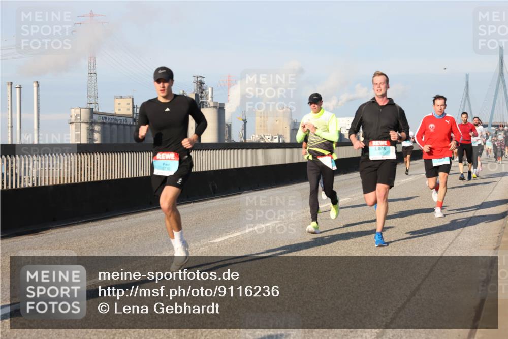 03.10.2025 - Köhlbrandbrückenlauf Lena Gebhardt http://msf.ph/oto/9116236 03.10.2025 09:44:00 Position 2  meine-sportfotos.de