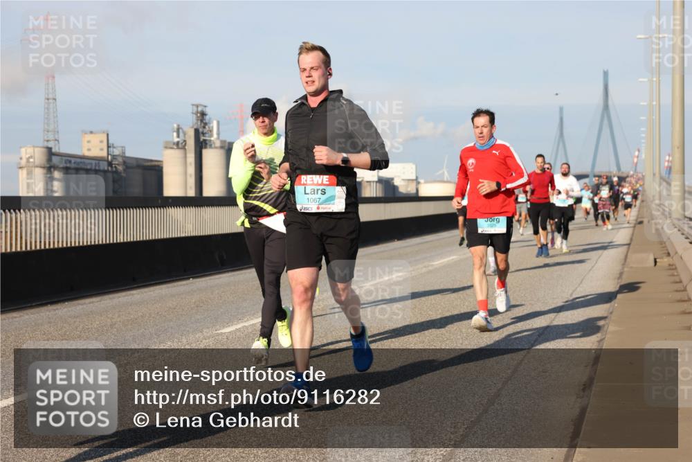 03.10.2025 - Köhlbrandbrückenlauf Lena Gebhardt http://msf.ph/oto/9116282 03.10.2025 09:44:01 Position 2 1067, 3525 meine-sportfotos.de